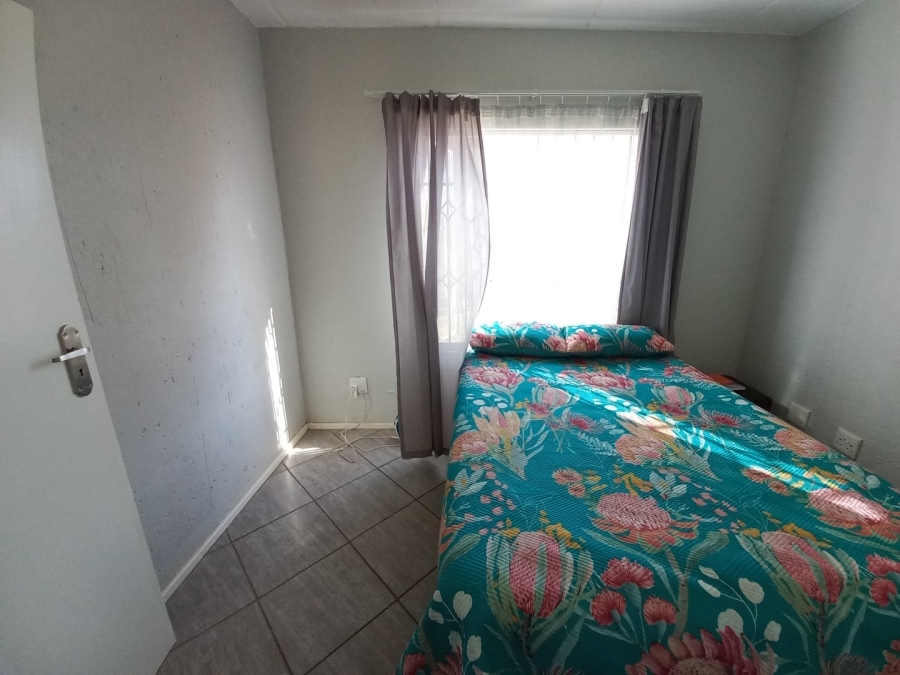 To Let 2 Bedroom Property for Rent in Van Der Hoff Park North West